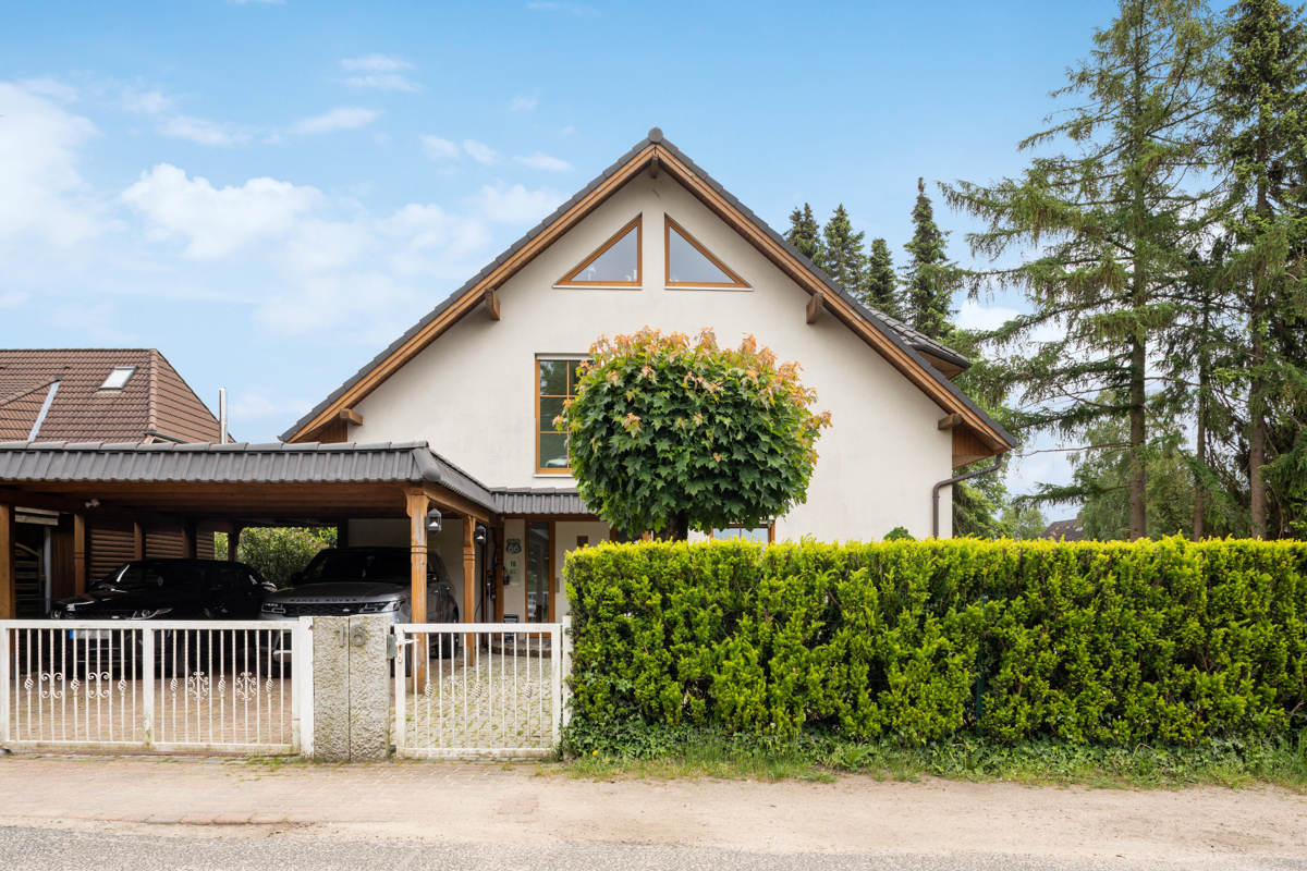 Carport vor der Tür