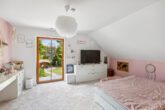 Norderstedt - Harksheide | Charmante Villa in familienfreundlicher Lage mit herrlich angelegtem Garten - Weiteres Schlafzimmer