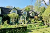 das besondere? - Hamburg – Wohldorf-Ohlstedt | Charmante Landhausvilla mit einem liebevollen Garten im Grünen