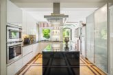 Moderne Siematic Einbauküche - Hamburg – Wohldorf-Ohlstedt | Charmante Landhausvilla mit einem liebevollen Garten im Grünen