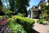 Sonnige Terrasse - Hamburg – Wohldorf-Ohlstedt | Charmante Landhausvilla mit einem liebevollen Garten im Grünen