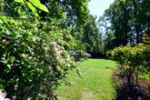 sonniger Garten - Hamburg – Wohldorf-Ohlstedt | Charmante Landhausvilla mit einem liebevollen Garten im Grünen