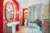 Vollbad mit Dampfsauna im Erdgeschoss - Hamburg – Wohldorf-Ohlstedt | Charmante Landhausvilla mit einem liebevollen Garten im Grünen