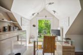 Praktisches Homeoffice - Hamburg – Wohldorf-Ohlstedt | Charmante Landhausvilla mit einem liebevollen Garten im Grünen