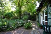 Gartenidyll - Hamburg – Wohldorf-Ohlstedt | Charmante Landhausvilla mit einem liebevollen Garten im Grünen