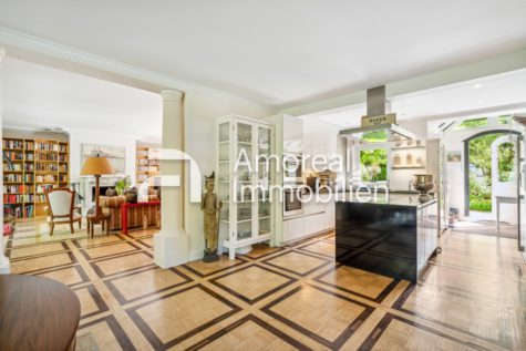 Hamburg – Wohldorf-Ohlstedt | Charmante Landhausvilla mit einem liebevollen Garten im Grünen, 22397 Hamburg, Einfamilienhaus