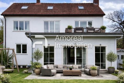 Zuhause voller Fantasie: Zwei Häuser auf großem Grundstück in Groß Borstel, 22453 Hamburg / Groß Borstel, Zweifamilienhaus