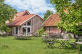 Mittelnkirchen | Exkl. Hofensemble mit charmantem Reetdachhaus und Hofcafé auf besonderem Grundstück - Bild