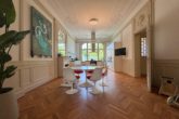 Küche mit Essbereich - Exklusive 4-Zimmer-Wohnung mit Einliegerwohnung, Garten und Stellplatz in begehrter Lage