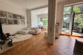 Offenes und helles Wohnkonzept - Exklusive 4-Zimmer-Wohnung mit Einliegerwohnung, Garten und Stellplatz in begehrter Lage