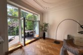 Viel Tageslicht - Exklusive 4-Zimmer-Wohnung mit Einliegerwohnung, Garten und Stellplatz in begehrter Lage