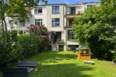 Ihr neuer Garten! - Exklusive 4-Zimmer-Wohnung mit Einliegerwohnung, Garten und Stellplatz in begehrter Lage