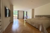 Weiteres Schlafzimmer im Souterrain - Exklusive 4-Zimmer-Wohnung mit Einliegerwohnung, Garten und Stellplatz in begehrter Lage