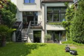 Anschließender Garten - Exklusive 4-Zimmer-Wohnung mit Einliegerwohnung, Garten und Stellplatz in begehrter Lage