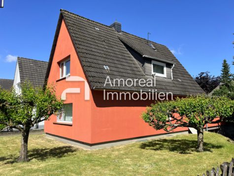 Hamburg-Jenfeld | Gepflegtes Einfamilienhaus auf tollem Eckgrundstück in ruhiger Wohnlage, 22043 Hamburg Jenfeld, Einfamilienhaus