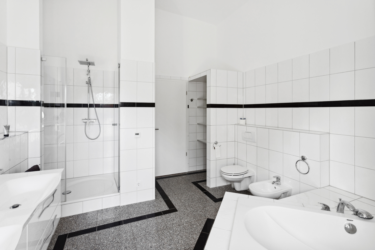 ... mit sep. Dusche