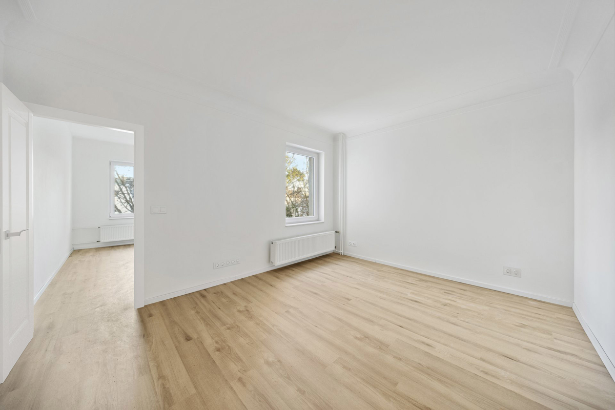 Geräumiges Wohnzimmer