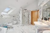 Helles Badezimmer... - Bremervörde | Traumhaftes Einfamilienhaus in idyllischer Lage – Ihr neues Zuhause