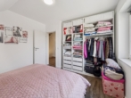 Gästezimmer - Neuwertige Haushälfte in ruhiger Anliegerstraße fußläufig zum Bahnhof