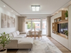 Wohnzimmer (visualisiert) - Modernisierte 3-Zimmer-Wohnung auf Endetage mit großer Loggia und eigenem Stellplatz