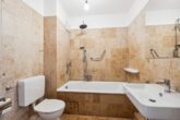 Hamburg-Bramfeld • Renovierte 2-Zimmer Eigentumswohnung mit Balkon - Badezimmer