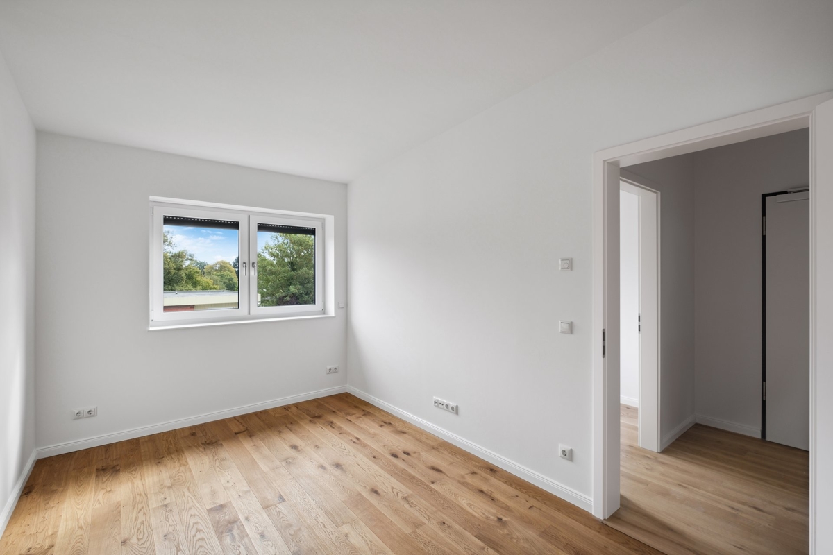 Schlafzimmer mit Außenjalousien