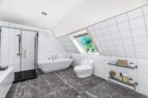 Grünendeich | Einfamilienhaus in Top-Lage nahe der Elbe mit Ausbaupotenzial & unverbaubarem Blick - So könnte Ihr neues Badezimmer aussehen.