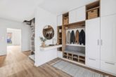 Eingangsbereich digitalisiert - Neubau Erstbezug: Doppelhaus in Quickborn.
