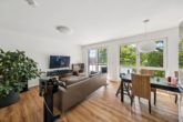 Wohn- und Esszimmer - Hamburg – Schnelsen | Moderne 4-Zimmer-Eigentumswohnung im Neubau in zentraler Lage mit Balkon