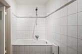 Hamburg - Niendorf | Charmante 3-Zimmer-Wohnung mit Loggia wartet auf die Realisierung Ihrer Wohnträume! - Helles Vollbad