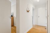 Flur - Hamburg Wellingsbüttel | Moderne Erdgeschosswohnung mit sonniger Terrasse und Tiefgaragenstellplatz
