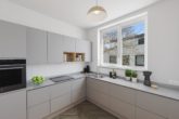 So könnte Ihre neue Einbauküche aussehen - Hamburg – Ottensen | Ihr neues Zuhause mit Elbblick – traumhafte Wohnung an der Elbchaussee