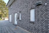 Hauseingang - Neuwertige Doppelhaushälfte: familienfreundlich mit großem Garten