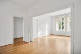 Wohnbereich 1. Obergeschoss - Hamburg-Harvestehude | Altbauvilla mit drei Wohneinheiten und Ausbaupotenzial in exklusiver Lage