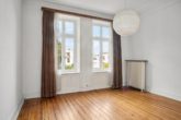 Schlafzimmer 1. Obergeschoss - Hamburg-Harvestehude | Altbauvilla mit drei Wohneinheiten und Ausbaupotenzial in exklusiver Lage