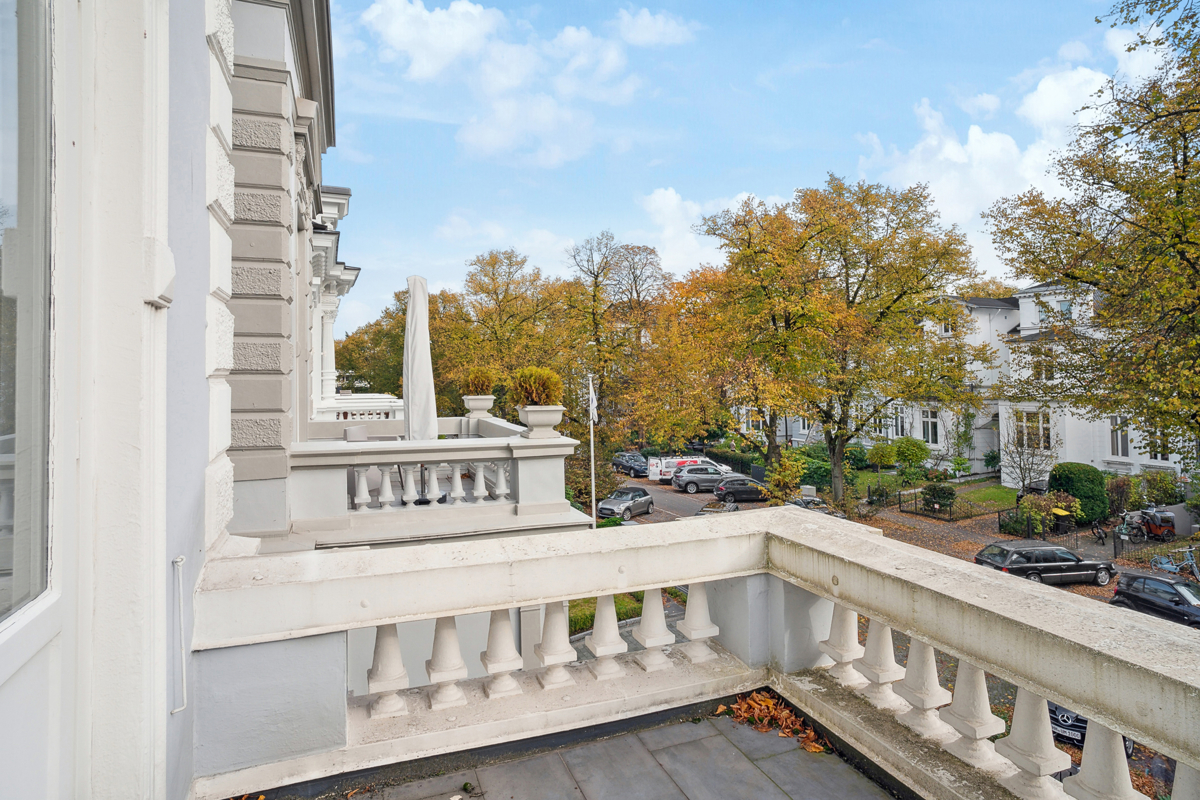 Balkon zur Straßenseite