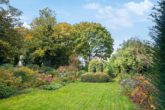 Gartenansicht - Hamburg-Harvestehude | Altbauvilla mit drei Wohneinheiten und Ausbaupotenzial in exklusiver Lage