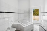 Großzügiges Vollbad - Hamburg – Bahrenfeld | Großzügiges teilmöbliertes Penthouse mit exkl. Ausstattung & 4 Dachterrassen