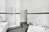 ... mit sep. Dusche - Hamburg – Bahrenfeld | Großzügiges teilmöbliertes Penthouse mit exkl. Ausstattung & 4 Dachterrassen