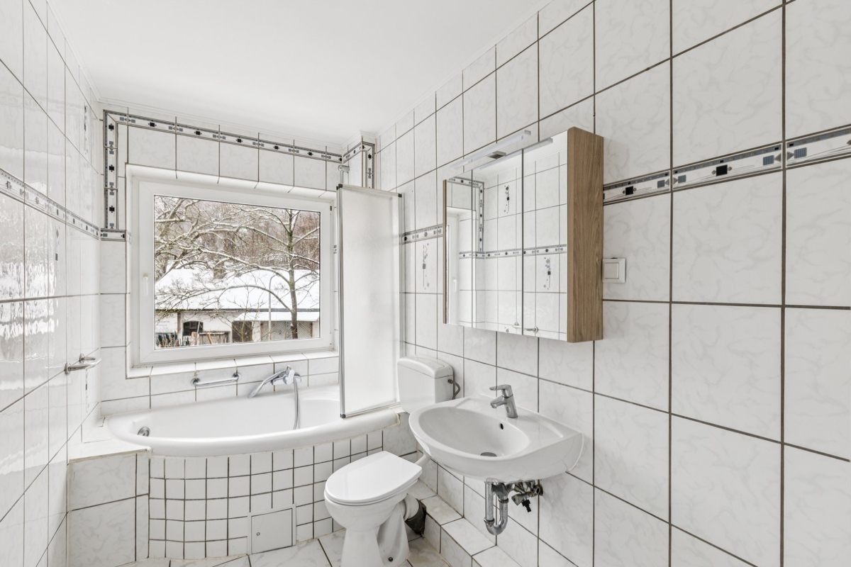 Wannenbad im OG