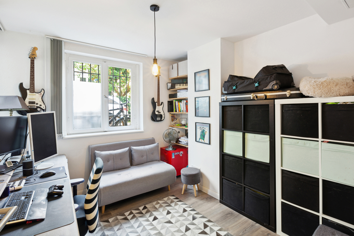 Praktisches Arbeitszimmer