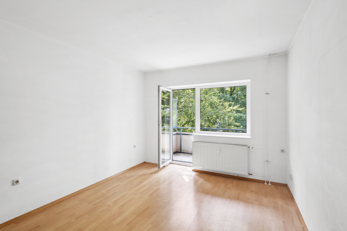 Wohnzimmer mit Balkon