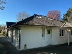 Außenansicht von hinten - PROVISIONSFREI |  Gut geschnittener und modern ausgestatteter Bungalow