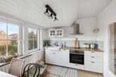 Verden - Walle | Charmantes Einfamilienhaus mit Pferdeställen und Weideland - Moderne Küche im Obergeschoss