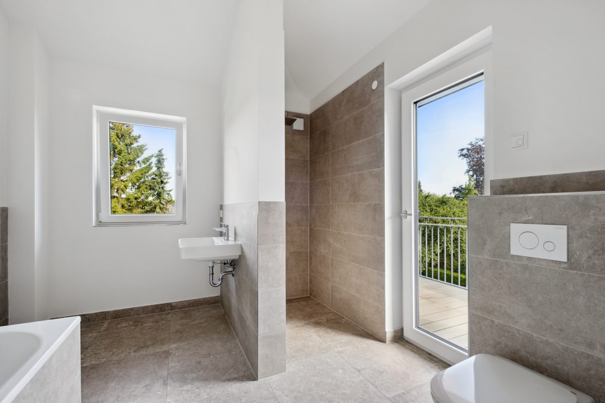 Vollbad mit sep. Dusche