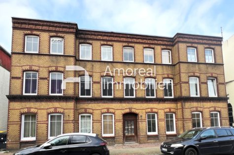Brunsbüttel | Gut vermietetes Mehrfamilienhaus mit 9 Einheiten in zentraler Lage von Brunsbüttel, 25541 Brunsbüttel, Mehrfamilienhaus