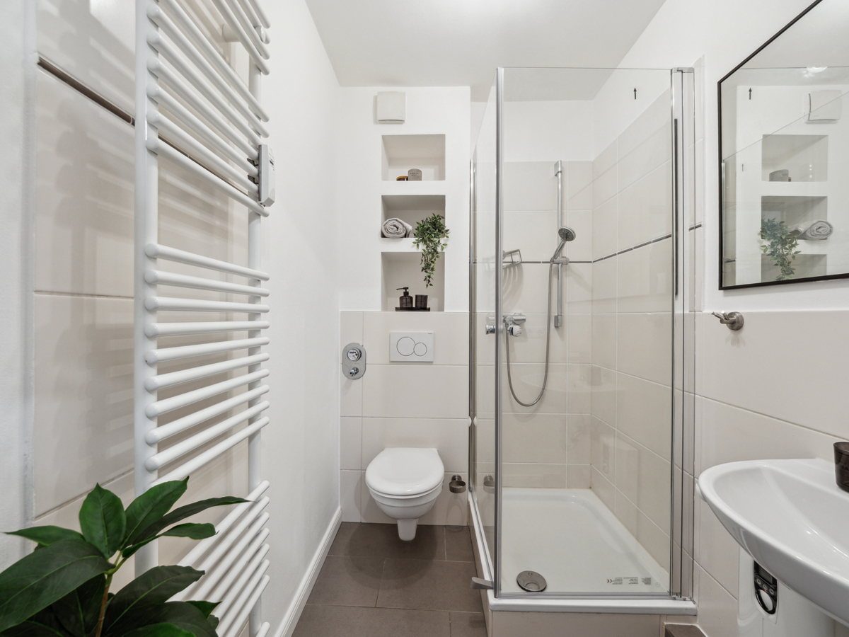 Badezimmer mit Dusche