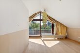 Hamburg - Marienthal | Charmantes Architektenhaus mit Sauna und Sonnenterrasse in ruhiger Lage - Schlafzimmer I im Obergeschoss