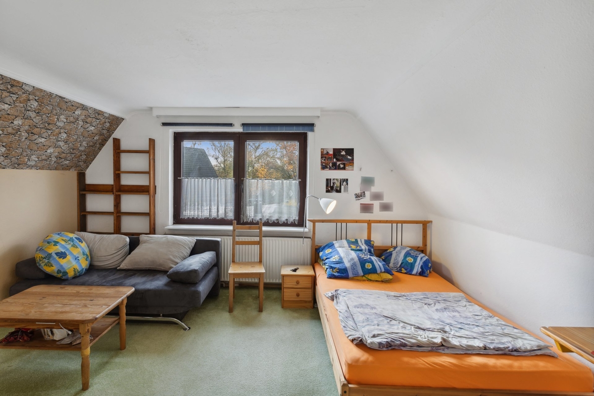 Weiteres Schlafzimmer im DG
