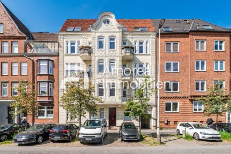 Stilvoll sanierte Altbauwohnung mit zwei Balkonen in toller Lage, 24116 Kiel, Etagenwohnung